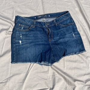 Jennifer Lopez Jean shorts